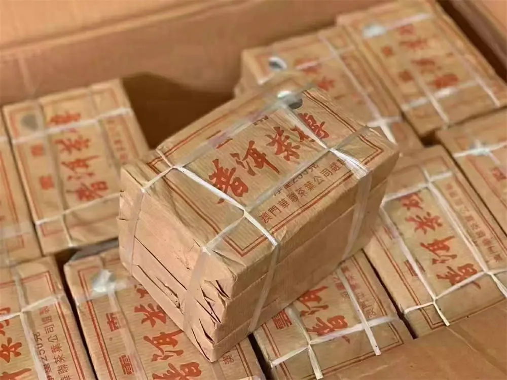 武汉回收中茶普洱茶2005年生茶熟茶